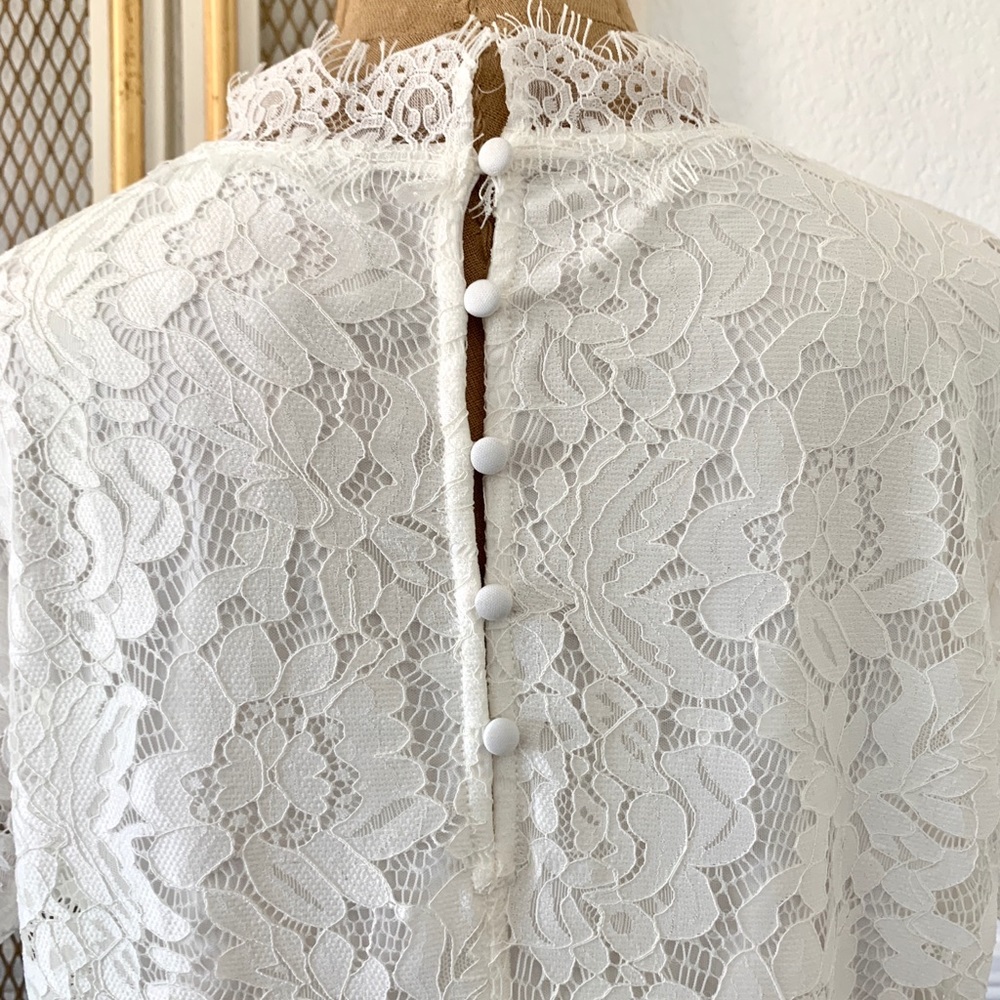 Laundry by Shelli Segal Short Sleeve Lace Blouse - Picture 6 of 8